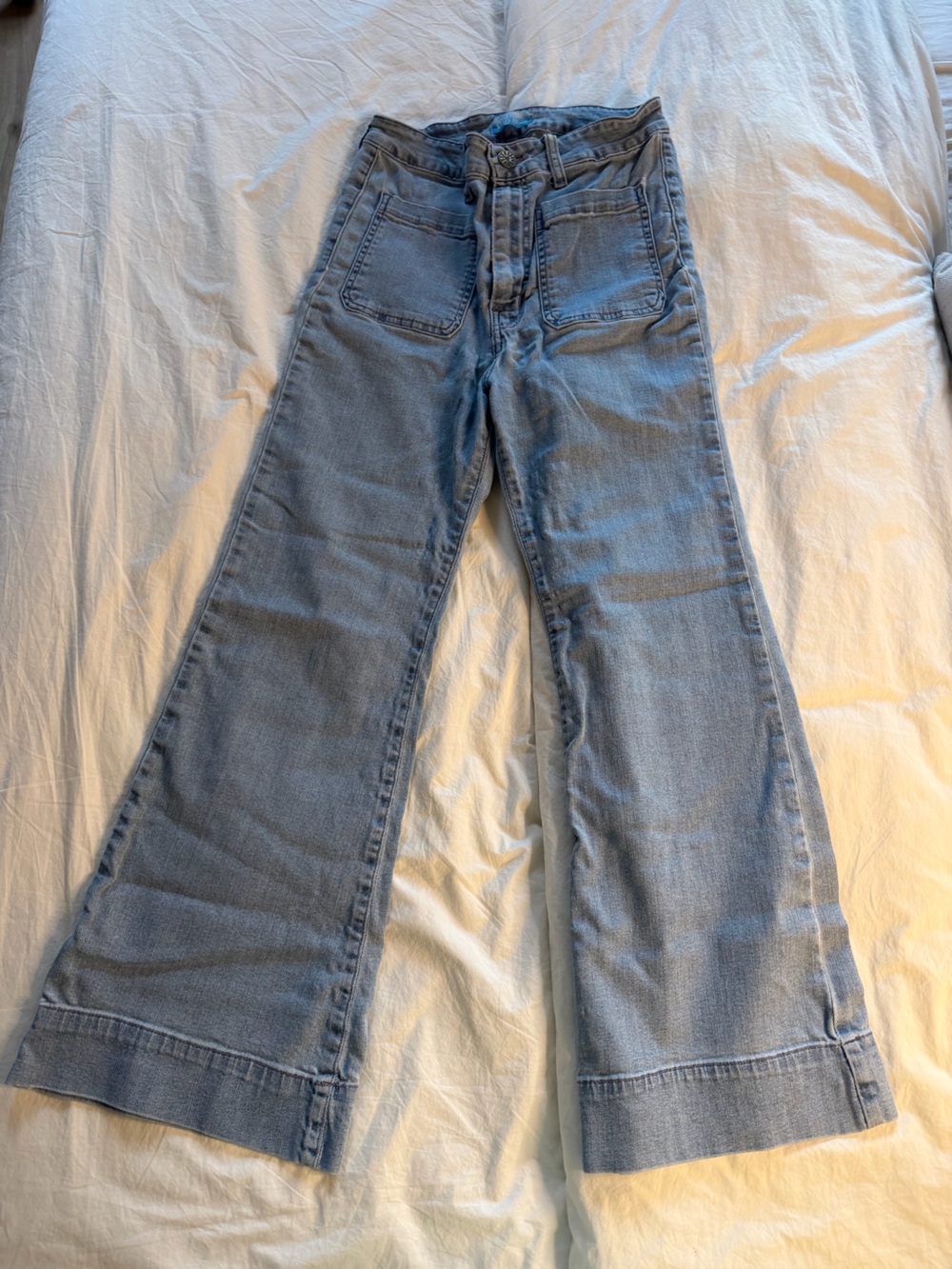 Light Blue Women’s Wide-Leg Jeans